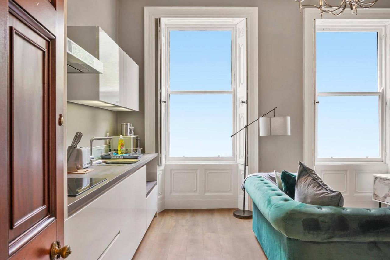 Lovely Central Wakefield Apartment - Parking エクステリア 写真