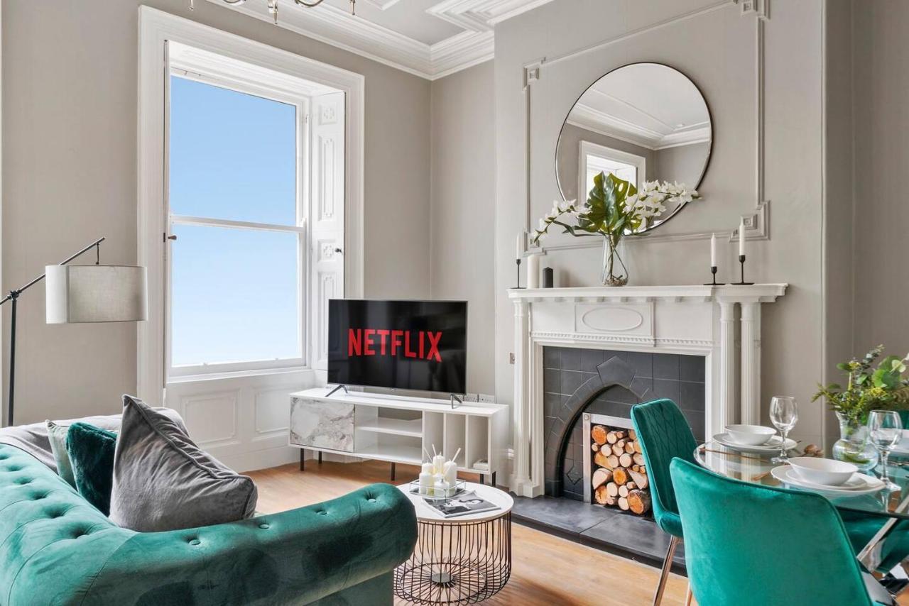 Lovely Central Wakefield Apartment - Parking エクステリア 写真