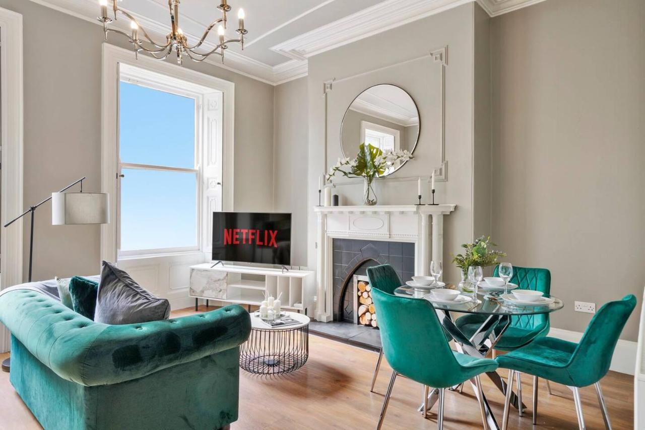 Lovely Central Wakefield Apartment - Parking エクステリア 写真