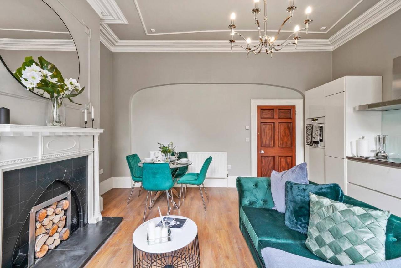 Lovely Central Wakefield Apartment - Parking エクステリア 写真